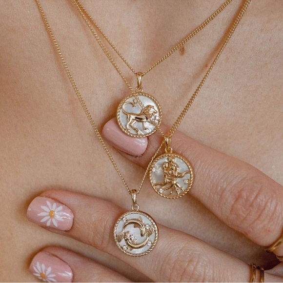18kt Gold Plated Horoscope Astrology Star Necklace Aquarius Capricorn Virgo Leo - Picture 1 of 6